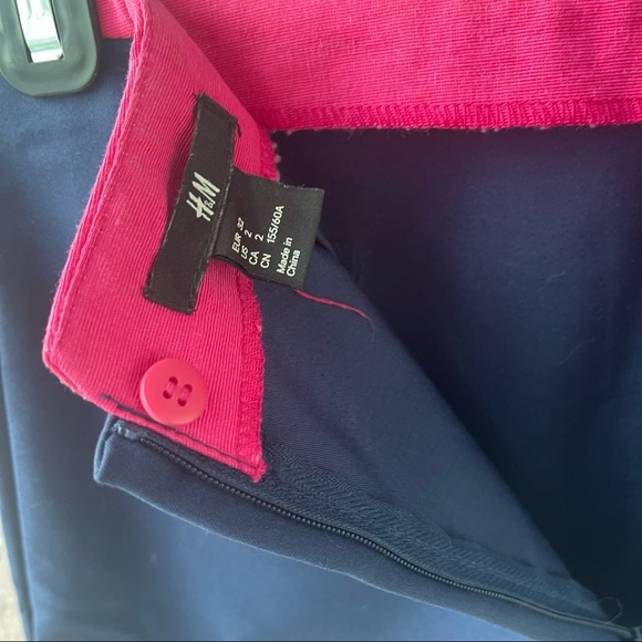 H & M navy blue and pink mini skirt in size 2 - Picture 3 of 6